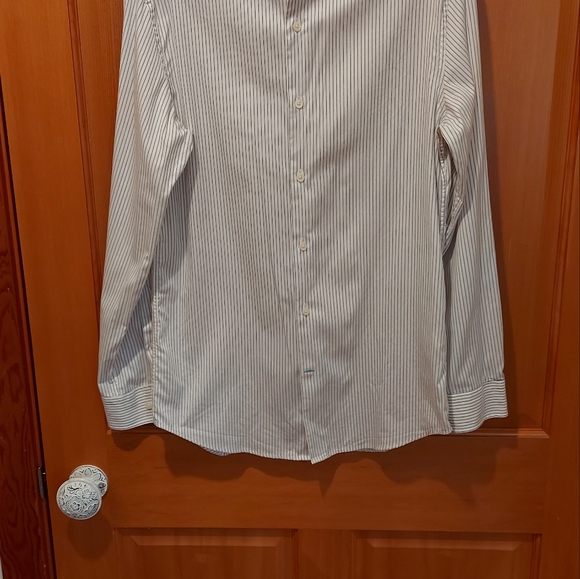 Banana Republic men's 100% supina cotton dress shirt size medium - Picture 2 of 9